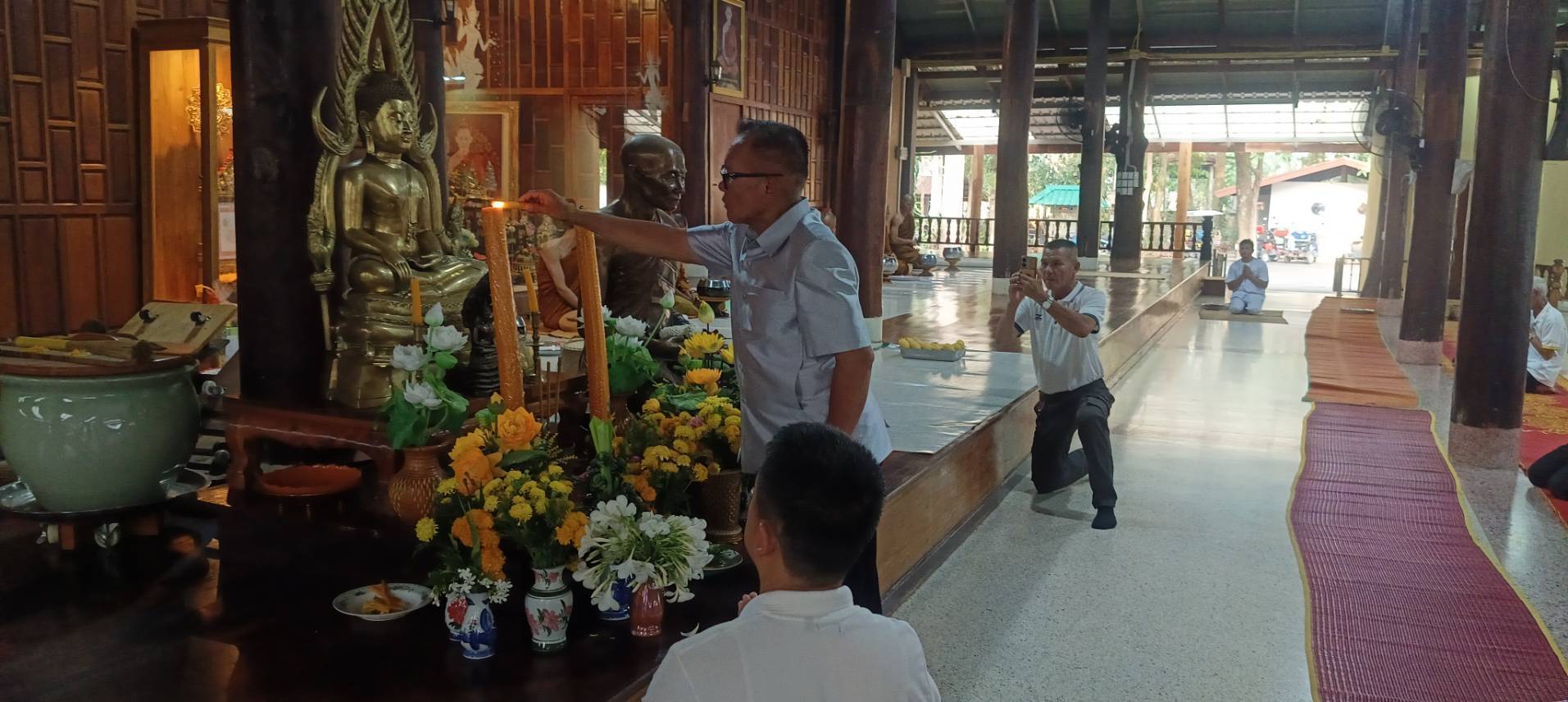 “สกลนคร เมืองแห่งความสุข” ชาวสว่างแดนดินร่วมใจเข้าวัด ทำบุญวันธรรมสวนะ เสริมสิริมงคลแก่ชีวิต