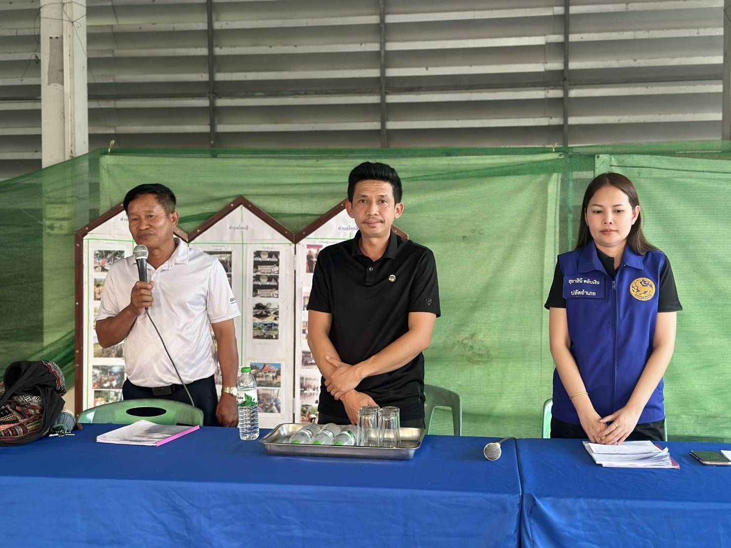 พช.สว่างแดนดิน ร่วมประเมินผลการปฏิบัติหน้าที่กำนัน ผู้ใหญ่บ้าน มุ่งยกระดับการบริการประชาชน