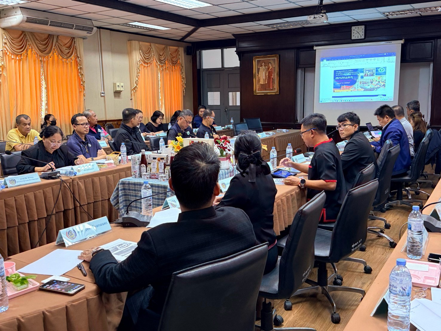  พช.สว่างแดนดิน : ร่วมประชุมขับเคลื่อนเศรษฐกิจฐานรากระดับจังหวัด ครั้งที่ 4/2569